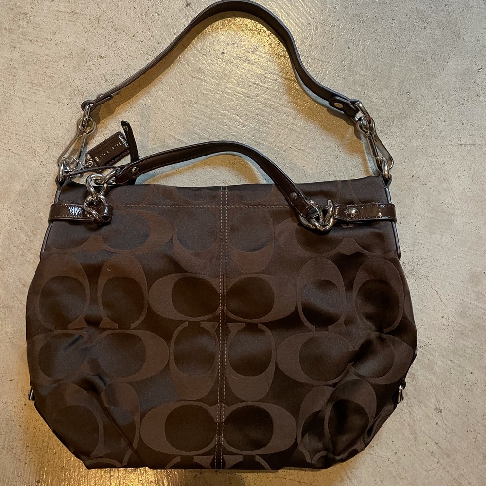 COPY - Gorgeous Brown COACH signature, medium han…